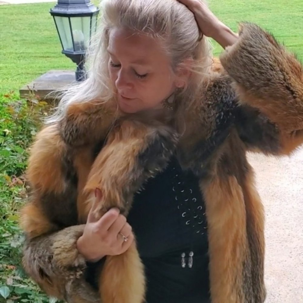 Amazing Parisian Red Fox Fur Coat - Picture 8 of 16